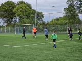 Laatste training S.K.N.W.K. JO7-1 (partijtje tegen de ouders) van maandag 27 mei 2024 (3/180)